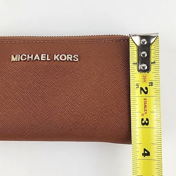 Michael Kors Jet Set Zip Around Wallet Wristlet Tan Leather Gold Tone Accents - Picture 16 of 16